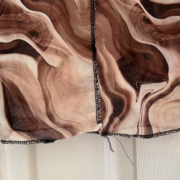 Mesh long sleeve printed crop top - Picture 2 of 4